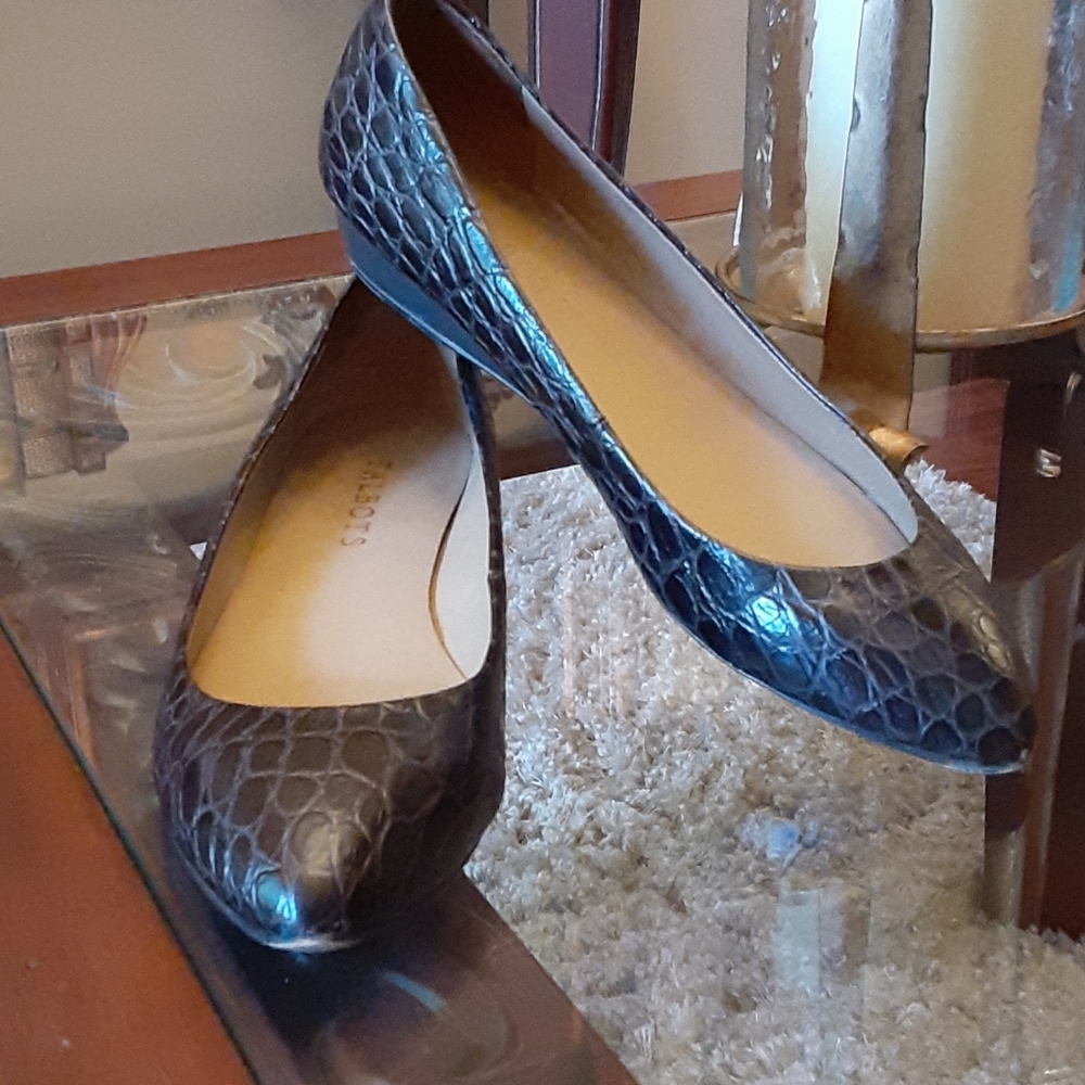 Talbots dark brown leather crocodile low wedge flat shoe light padded insole 7N…